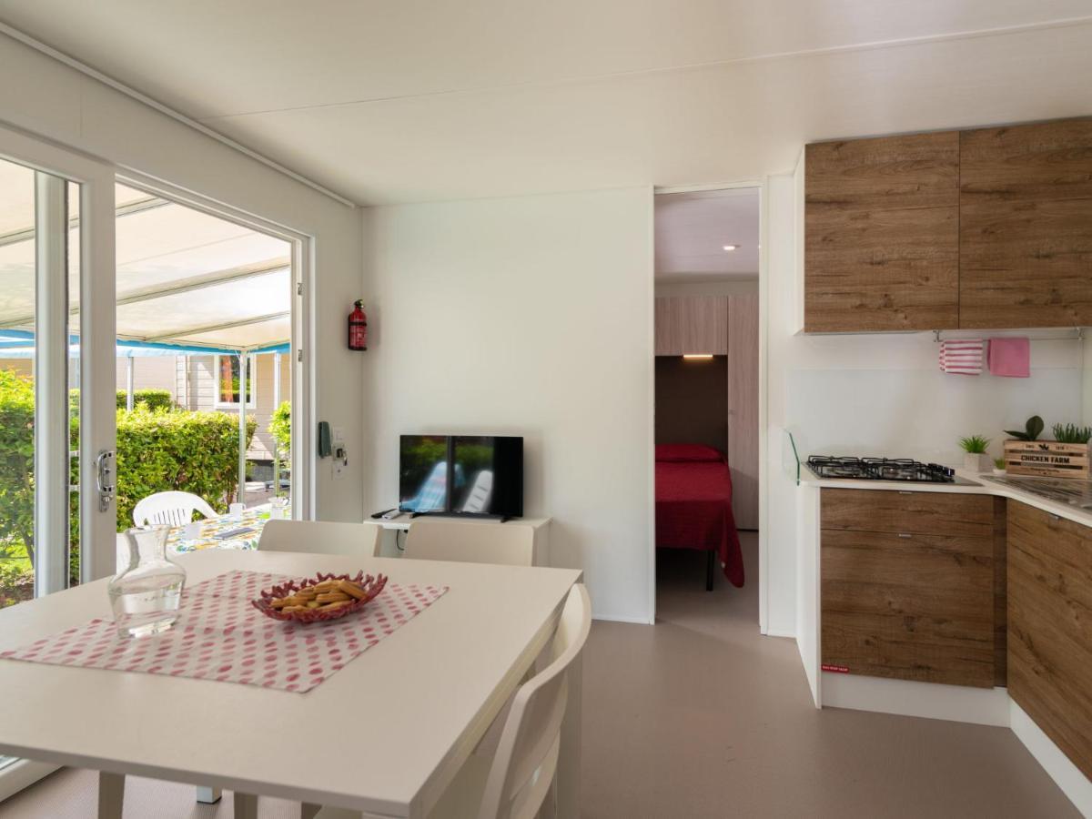 Holiday Home Garda Suite Deluxe By Interhome Rivoltella del Garda Bagian luar foto