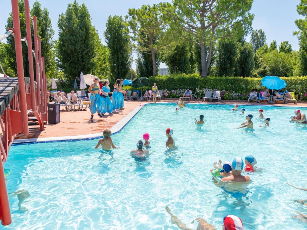 Holiday Home Garda Suite Deluxe By Interhome Rivoltella del Garda Bagian luar foto