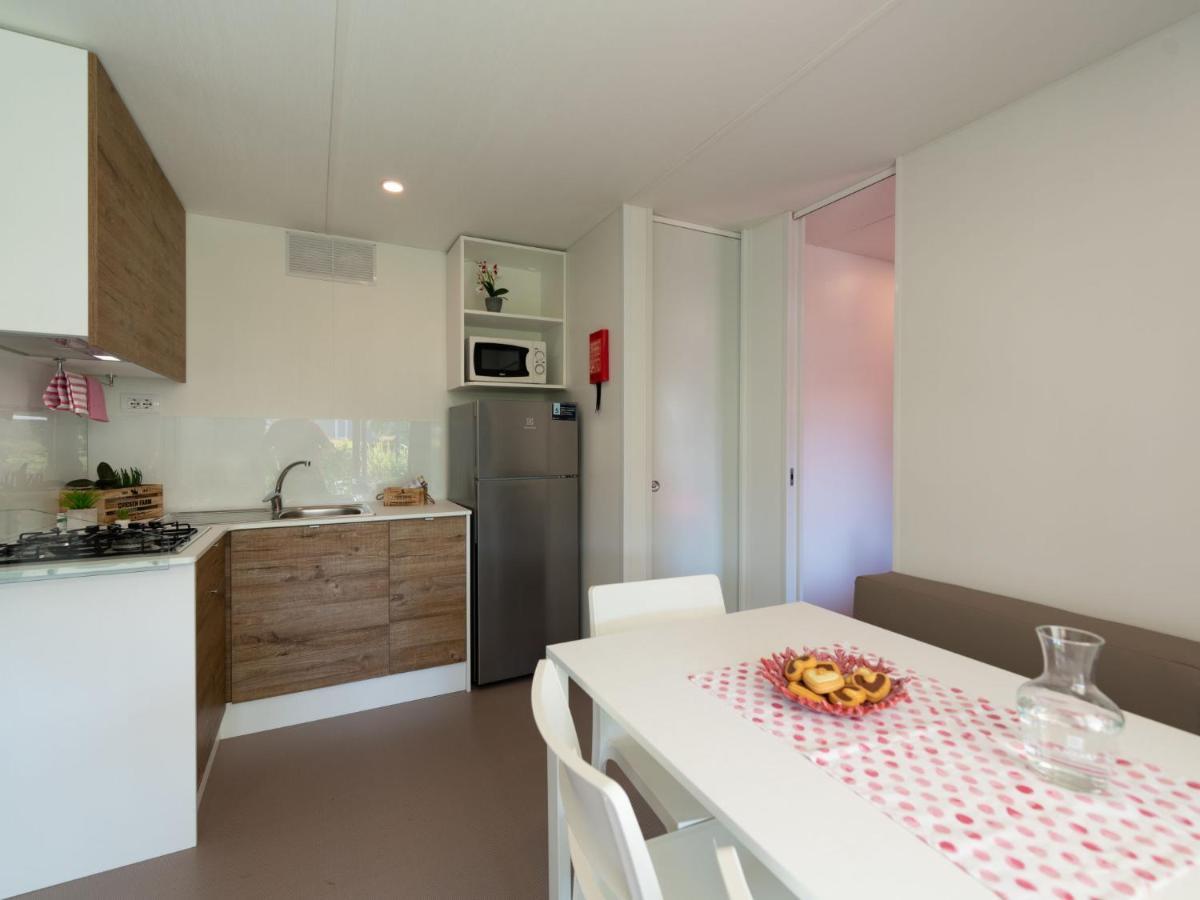 Holiday Home Garda Suite Deluxe By Interhome Rivoltella del Garda Bagian luar foto